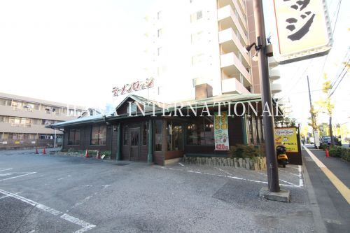 近くのラーメンロッジまで769m（徒歩10分）