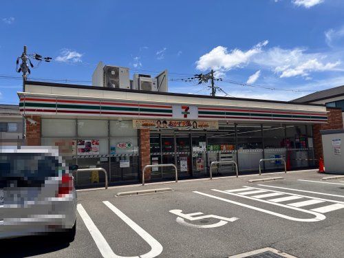近くのセブンイレブン豊中蛍池東町店まで342m(徒歩5分)