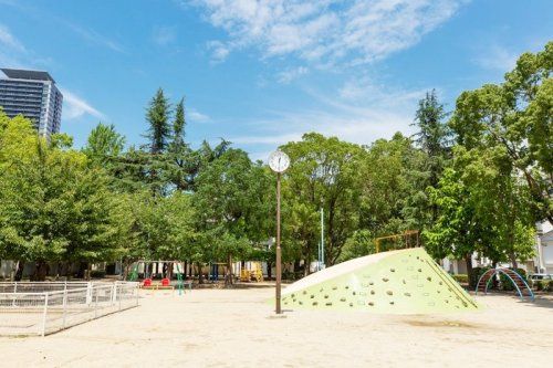 近くの東小橋公園まで250m(徒歩4分)