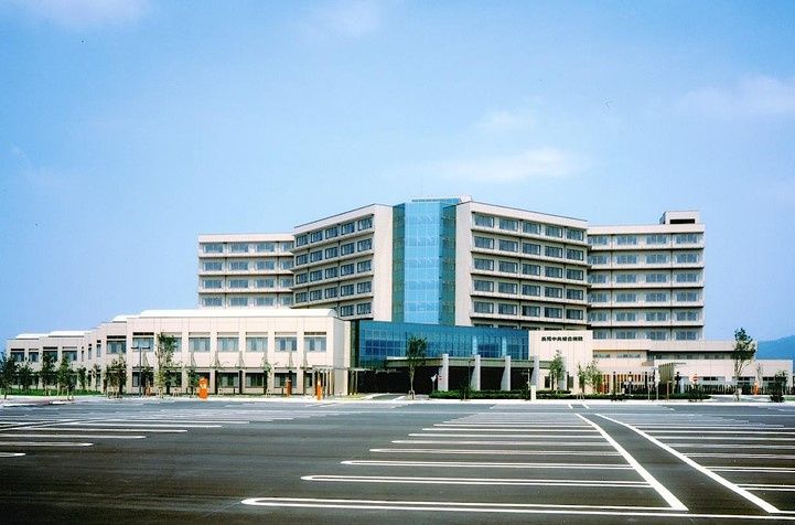 近くの長岡中央綜合病院まで700m(徒歩9分)