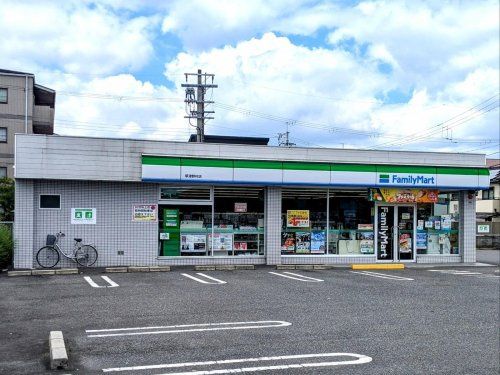 近くのファミリーマート 草津野村店まで402m（徒歩6分）