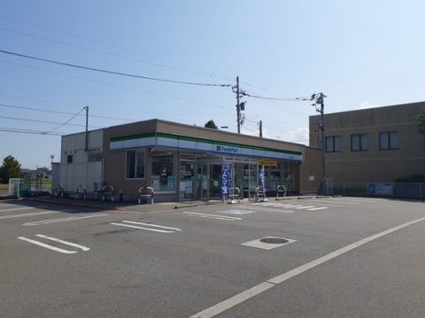 近くのファミリーマート 上市中央店まで1,552m(徒歩20分)