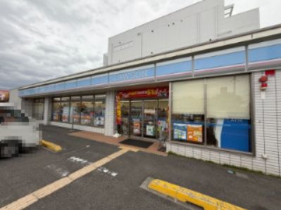 近くのローソン内環豊中服部寿町まで998m（徒歩13分）