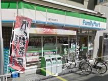 近くのファミリーマート 黒門市場前店まで164m(徒歩3分)