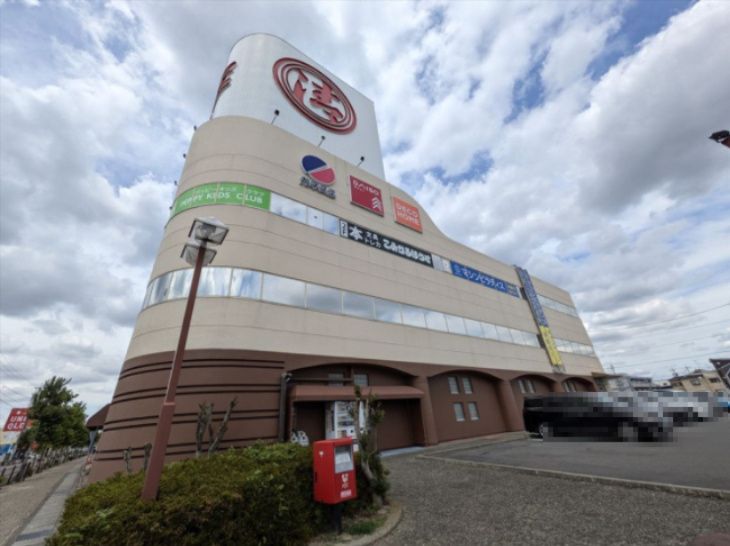 近くのカネスエ 小牧清水屋店まで1,194m（徒歩15分）