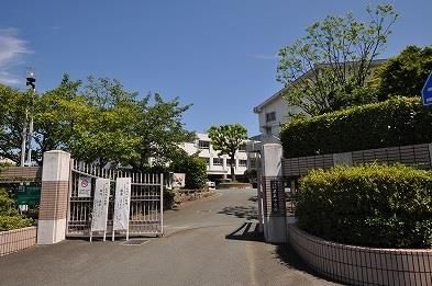 北九州市立花尾中学校(830m)