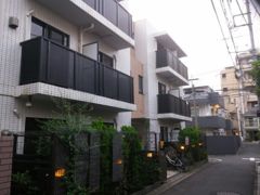 ラハイナ東新宿の外観画像