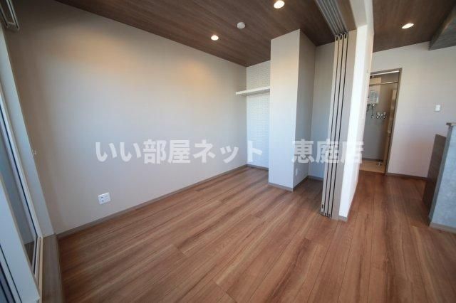 ベッドルーム