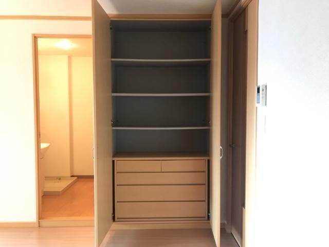 収納