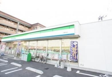 ファミリーマート 八幡前田店(440m)