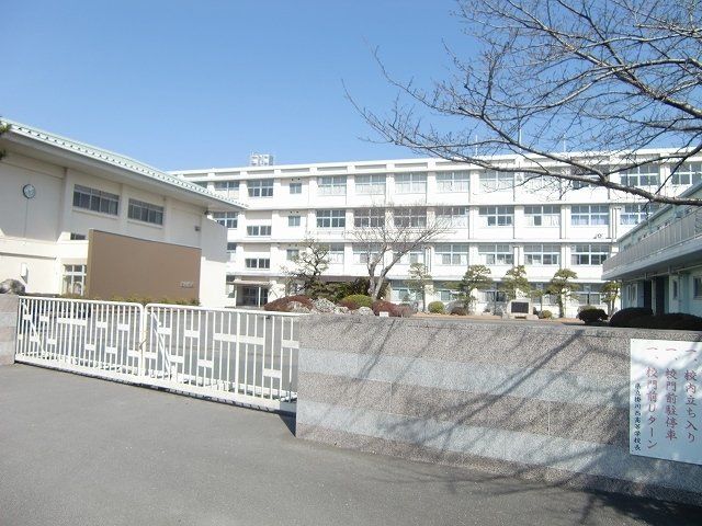 掛川西高等学校まで600m