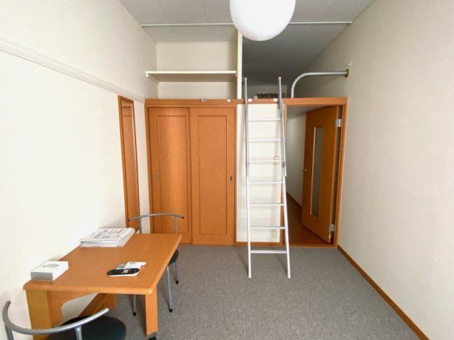 ベッドルーム