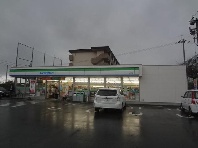 ファミリーマート／茶売町店 (520m)
