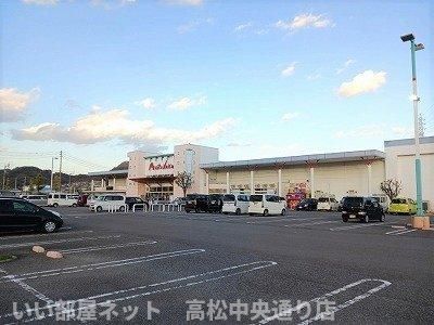 マルナカさんまで1100m