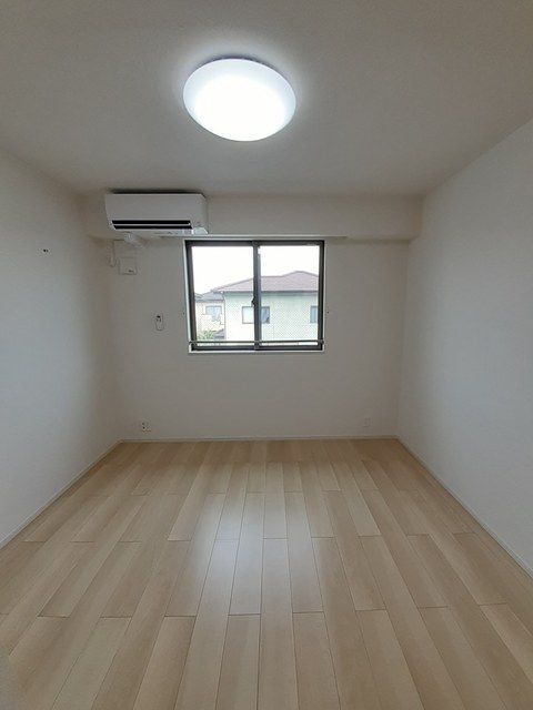 ベッドルーム