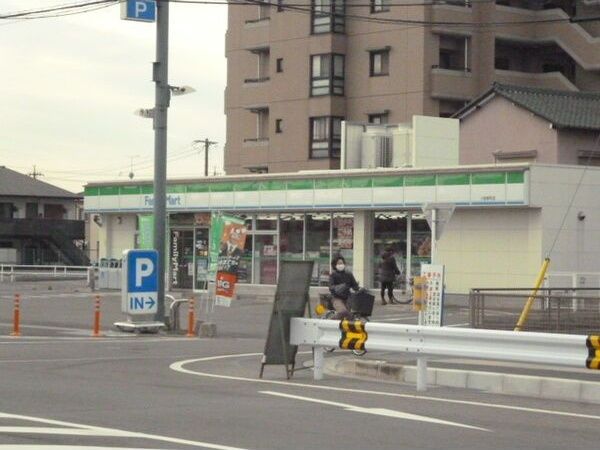 近くに施設あり
