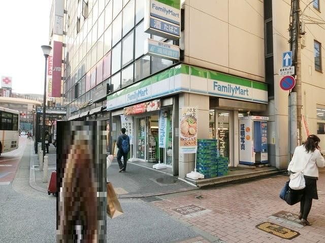 ファミリーマート小倉駅南店(350m)