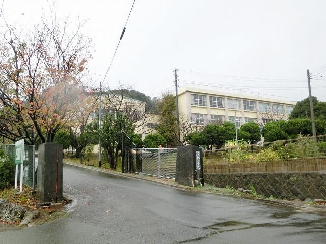 水巻町立えぶり小学校(883m)