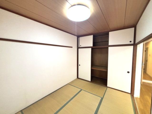 ベッドルーム