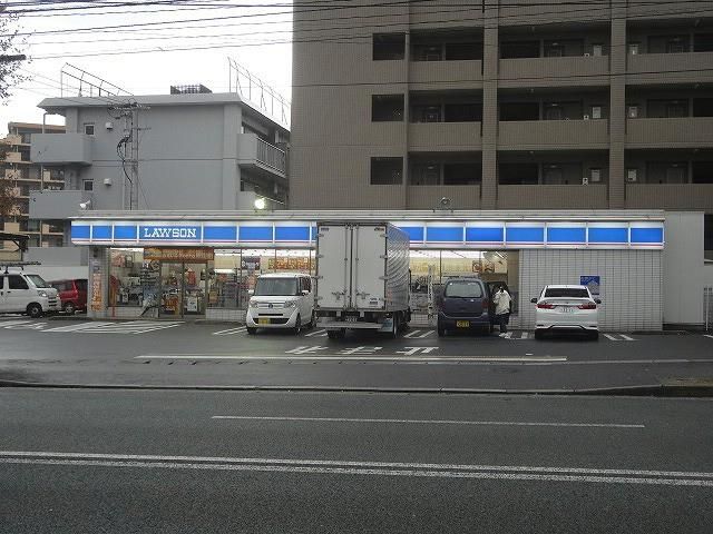 ローソン/八幡鷹の巣店 (180m)