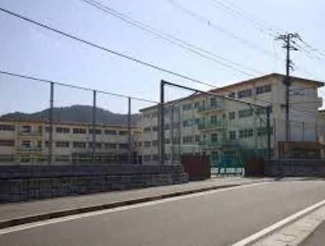 長尾小学校(1600m)