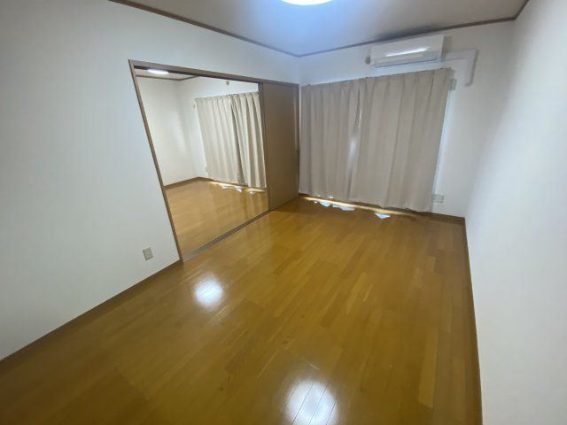 ベッドルーム