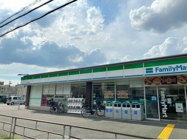 近くに施設あり