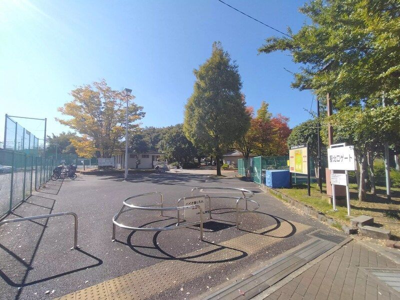近くに施設あり