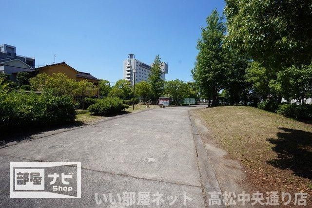 近くに施設あり
