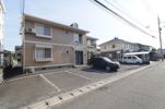 ロイヤルハイツ山上 A棟の外観
