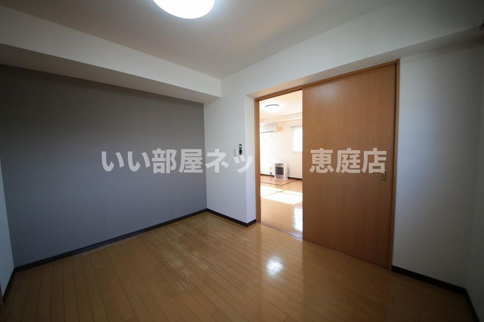 ベッドルーム