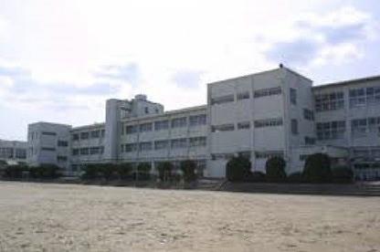 賀町立遠賀中学校(1900m)