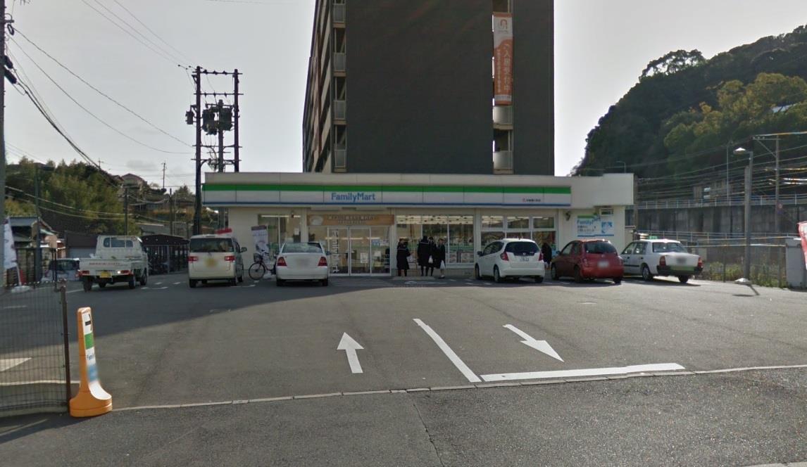 ファミリーマート／折尾堀川町店 (452m)