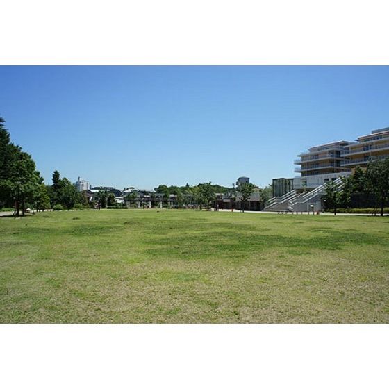 公園「西ヶ原みんなの公園まで1494m」