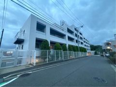 プレミスト上大岡の外観画像
