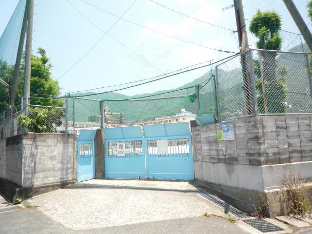 霧丘中学校(640m)