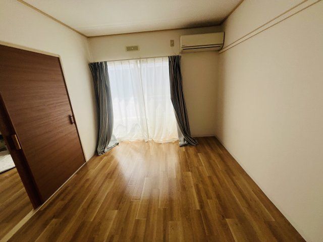 ベッドルーム