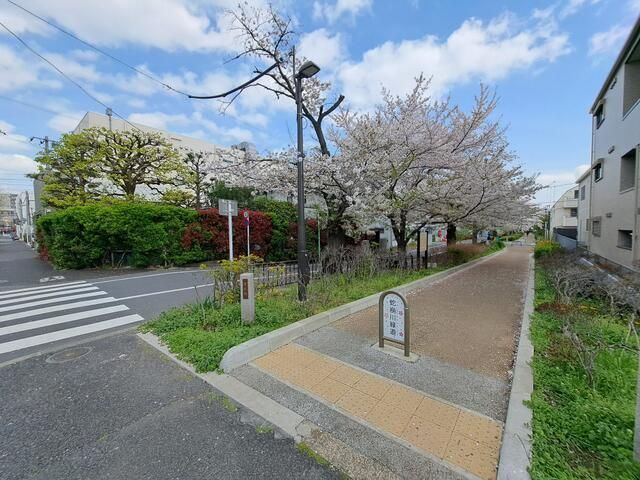 近くに施設あり