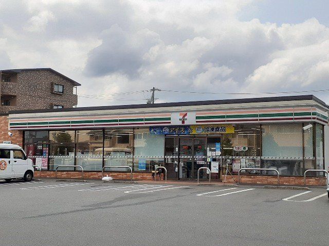 セブンイレブン 袋井愛野東店まで80m