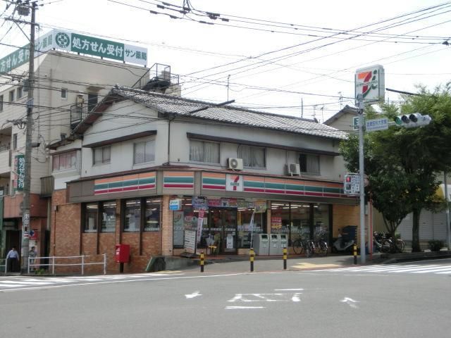 セブンイレブン(402m)