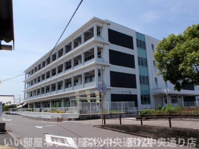 丸亀市立城北小学校まで900m