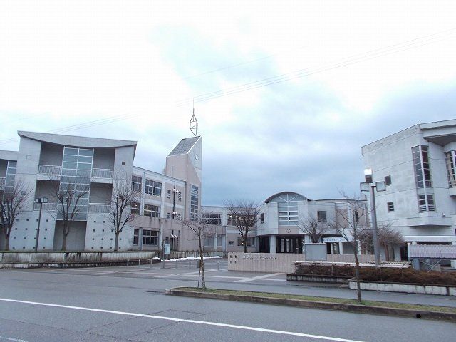 吉江中学校まで400m