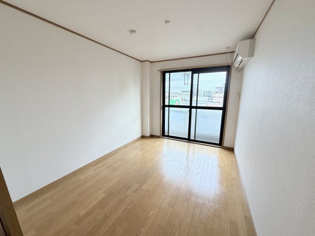 ベッドルーム