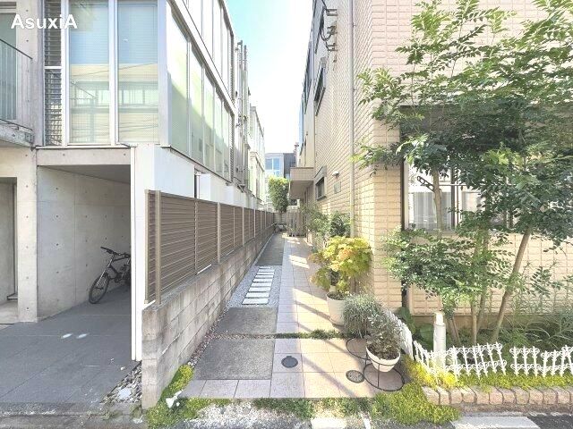 近くに施設あり