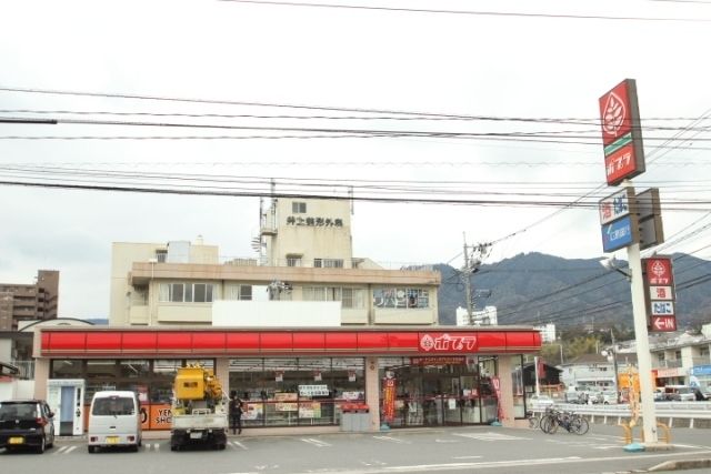 近くに施設あり