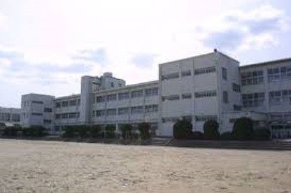 遠賀町立遠賀中学校(2860m)