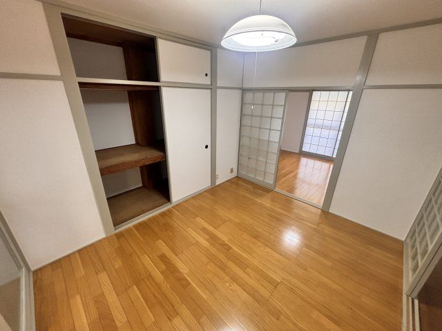 ベッドルーム