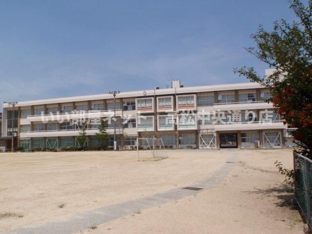 丸亀市立城坤小学校まで400m