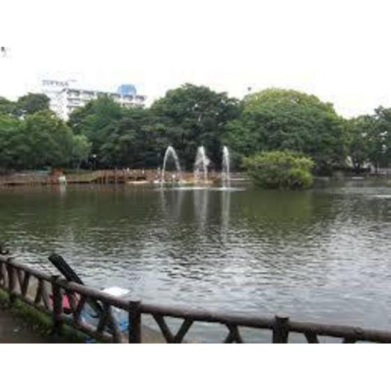 公園「見次公園まで833m」