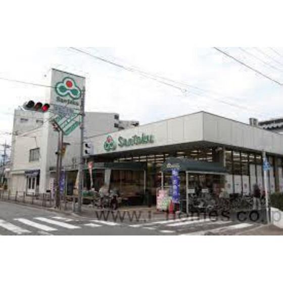 スーパー「Santoku志村店まで521m」